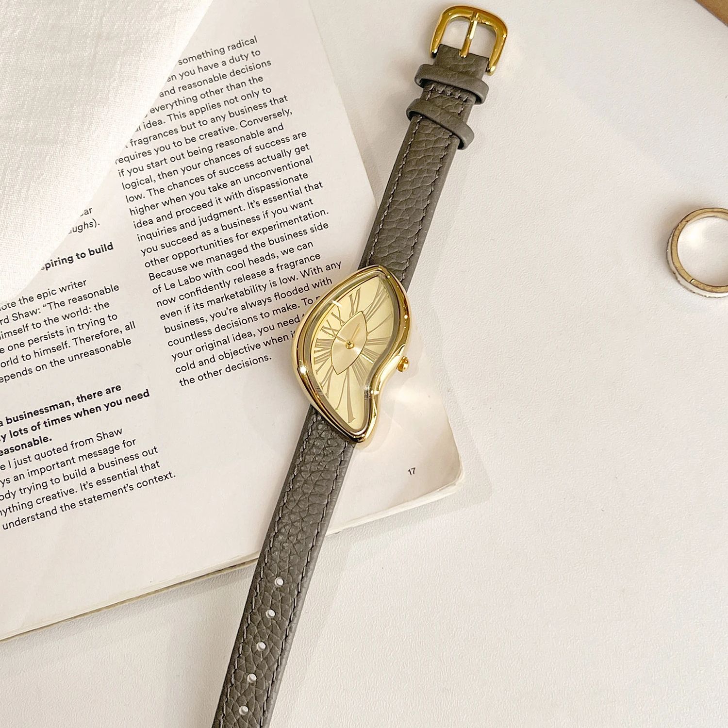 Montre créative rétro haut de  - Cartier Watch Tank avis et prix